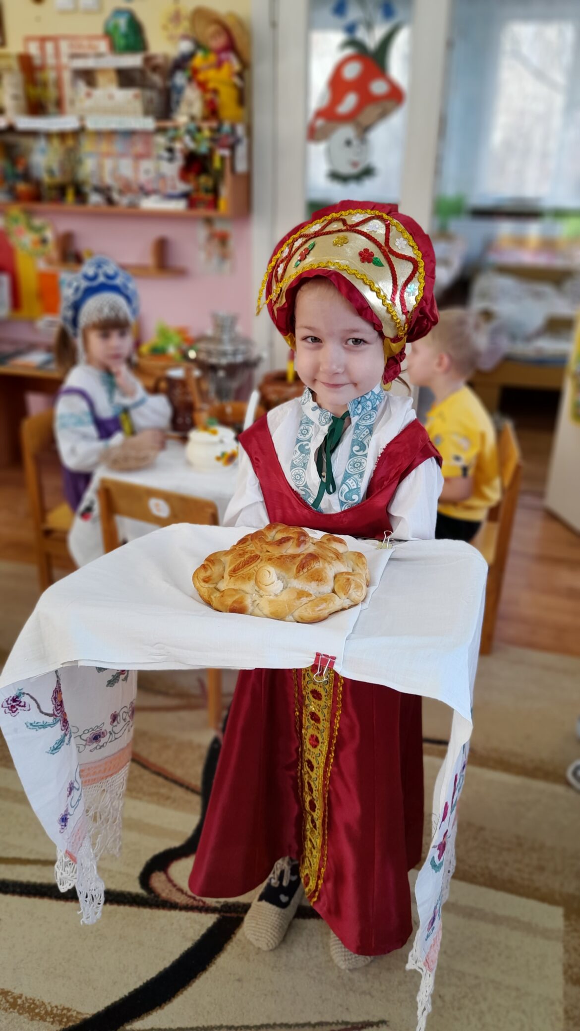 Как познакомить детей с русской народной культурой?
